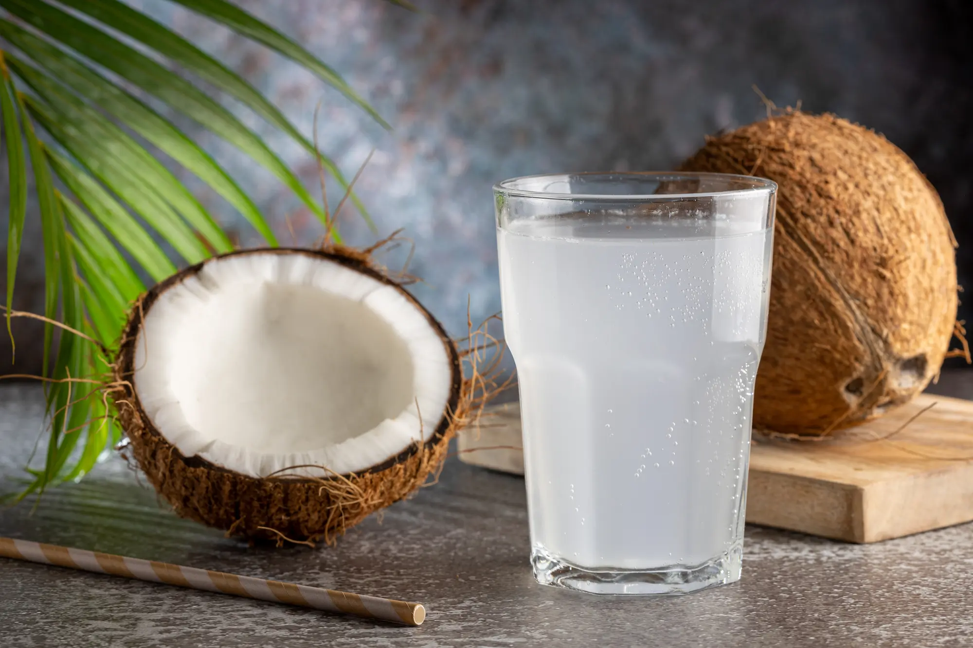 Turunkan Tekanan Darah Tinggi dengan Rutin Minum Air Kelapa